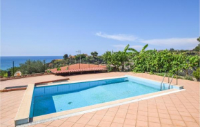 Stunning apartment in Ricadi with Outdoor swimming pool, WiFi and 2 Bedrooms Ricadi
